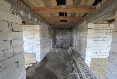 Casa la tara de vanzare, cu 13 ari de teren, la 40 km de Bi - 27