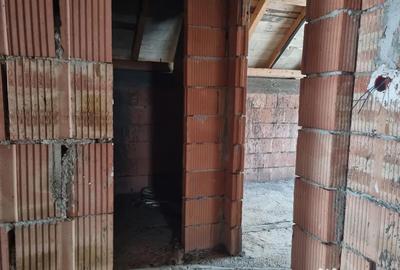 Casă cu 7 camere cu Teren 1251 Mp în Piatra - 6