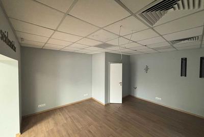 Spațiu comercial, de 87 mp, în 7 Noiembrie - 4