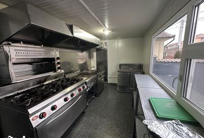 Spațiu comercial, de 25 mp, în Central - 4