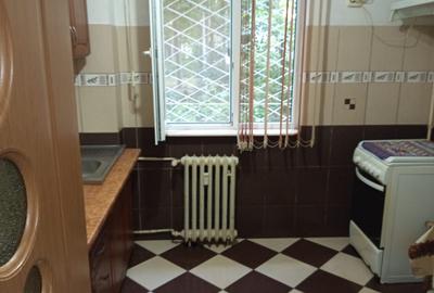 Se vinde apartament semidecomandat 3 camere la parter pret 71000 euro neg. - 2