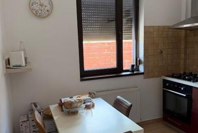 Duplex cu 4 camere cu Canalizare în Central - 1