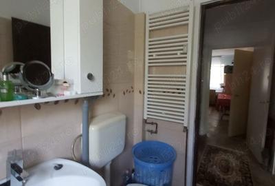 Apartament cu 3 camere decomandat în Berceni - 6