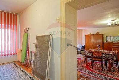 Casă cu 7 camere cu Canalizare în Centrul Civic - 18