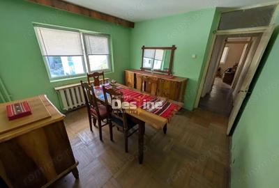 Apartament 4 camere decomandat 80mp 2 bai + balcon de renovat parter Rond Vechi - 1