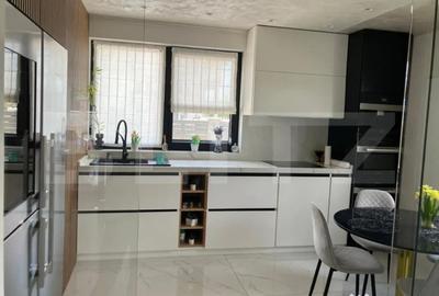 Casă cu 7 camere cu Teren 1440 Mp în Uriu - 11