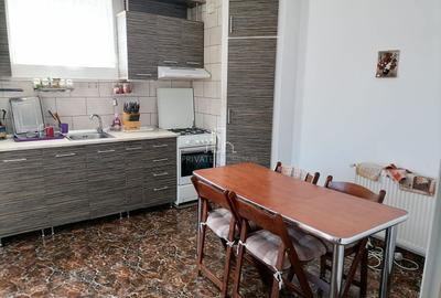 Casa De Vanzare, Zona Selgros, Ernei - 2