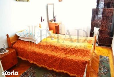 Casă cu 7 camere cu Teren 1020 Mp în Central - 8