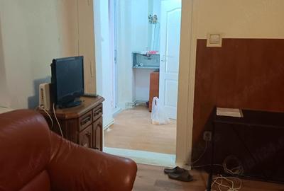 Apartament cu 2 camere decomandat în Sinaia - 1