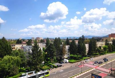Apartament cu 3 camere decomandat în Astra - 2