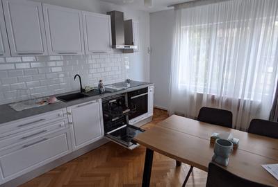 Casă cu etaj de vânzare, 5 camere, 2 băi, Dâmbu Rotund zona strada Livezeni - 4
