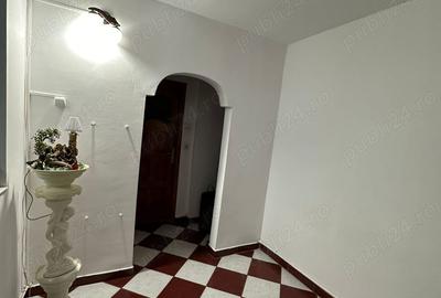 Inchiriez apartament - 3