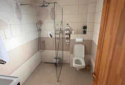 Casă cu 5 camere cu Teren 360 Mp în Central