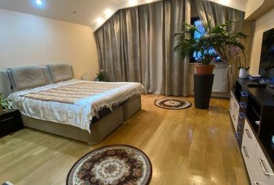 Casă cu 7 camere cu Teren 428 Mp în Central - 13