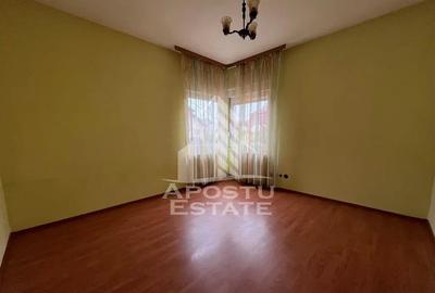 Casă cu 7 camere cu Canalizare în Girocului - 11