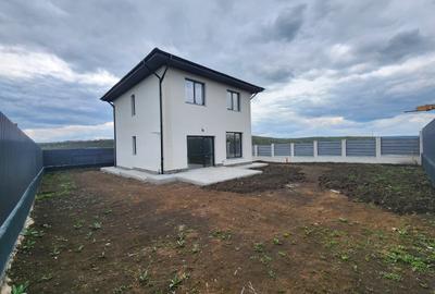 Casă individuală cu 4 camere cu Canalizare în Valea Adâncă - 4