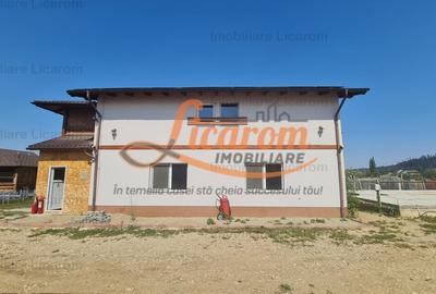 Casă individuală cu 8 camere decomandat cu Canalizare în Cristian - 10