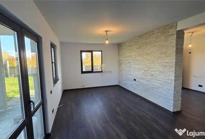 Casă cu 5 camere cu Teren 600 Mp în Mitocu Dragomirnei - 4