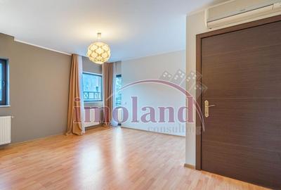 Casă cu 7 camere cu Teren 320 Mp în Pipera