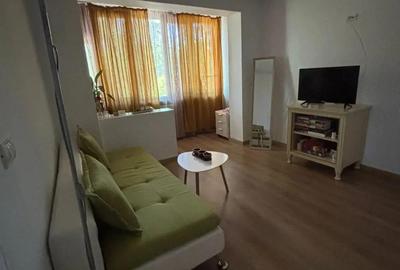 Apartament cu 2 camere decomandat în Medicină