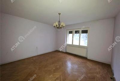 Spațiu comercial, de 85 mp, în Central - 3