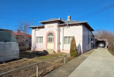 Casă cu 4 camere cu Teren 809 Mp în Central - 3