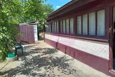 Movilita - vanzare casa 5 cam plus livada pe rod si teren 1800 mp - 1