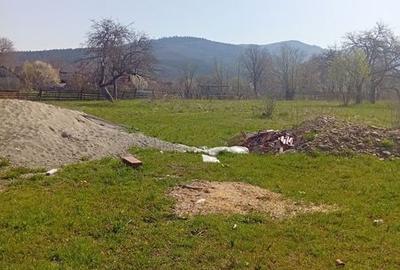 Teren de 1000 mp, în Central - 2