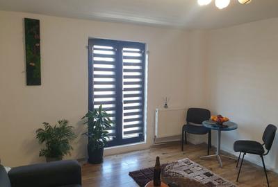 Apartament cu 2 camere decomandat în Central - 1