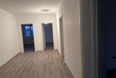 Apartament cu 3 camere decomandat în Exterior Est - 2