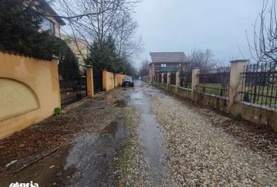 Casă cu Teren 1130 Mp în Central