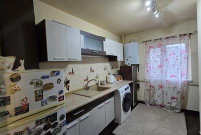 Vand apartament 3 camere Alfa etaj 1 - 2