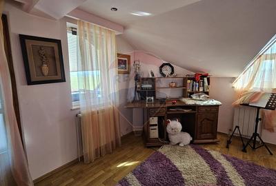 Casă individuală cu 17 camere cu Canalizare în Obcini - 48
