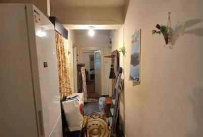 Apartament cu 3 camere semidecomandat în Central - 3