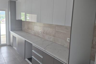 Apartament cu 2 camere decomandat în Bucium - 10