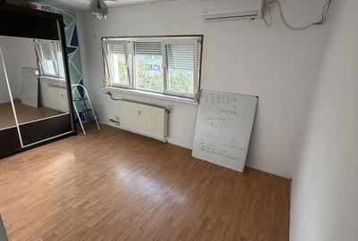 Apartament cu 4 camere semidecomandat în Apusului - 1
