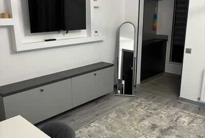 Garsonieră decomandată în Central