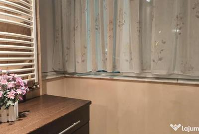 Apartament cu 3 camere decomandat în 22 Decembrie - 3
