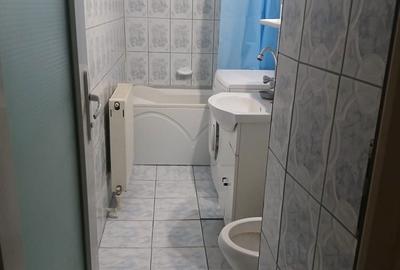 Apartament cu 3 camere semidecomandat în Central - 3