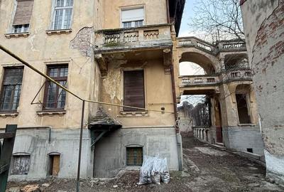 Casă individuală cu 9 camere cu Canalizare în Cișmigiu - 1