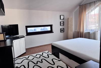 Casă cu 4 camere cu Canalizare în Cristian - 3