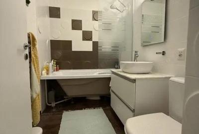 Apartament cu 3 camere decomandat, mobilat în Soarelui