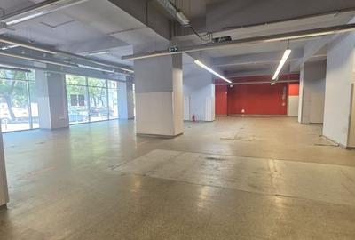 Piata Victoriei 638 mp vitrina 18 m vizibilitate buna - 3