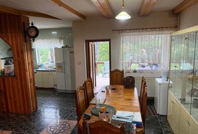 Casă cu 7 camere cu Teren 1300 Mp în Central - 8