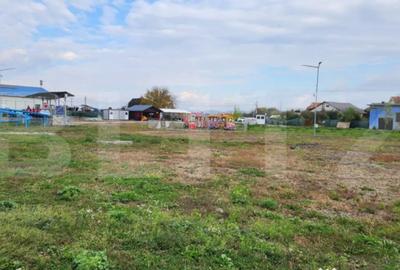 Teren de 7800 mp, în Unirii - 3