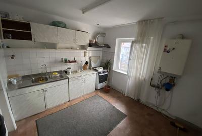 Apartament cu 4 camere decomandat în Central - 3