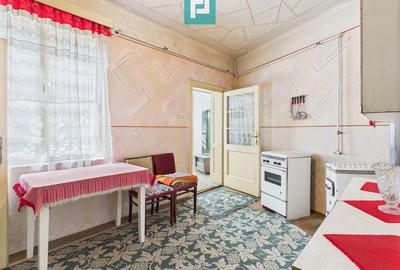 Casă cu 3 camere cu Teren 932 Mp în Central - 1