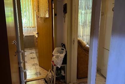 Vand 2 apartamente situate în aceiași scară de bloc. - 2