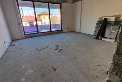 2 camere decomandate * Decebal * Lux * comision 0 - 2