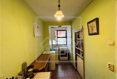 Apartament de vanzare in Sibiu - 3 camere si balcon - Zona Strand - 2